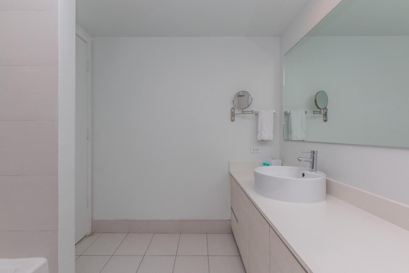 Modern One Bedroom Rental At Beach Walk Resort Miami 18Th Floor Hallandale Beach Extérieur photo