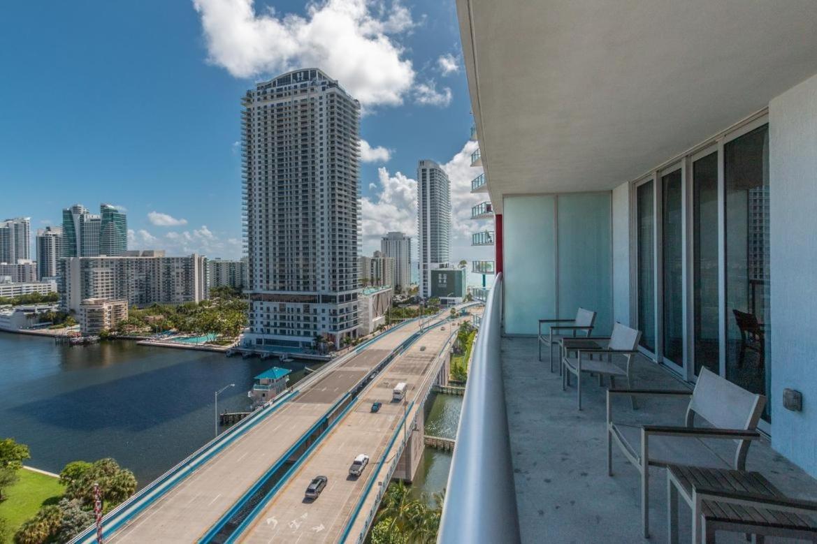 Modern One Bedroom Rental At Beach Walk Resort Miami 18Th Floor Hallandale Beach Extérieur photo