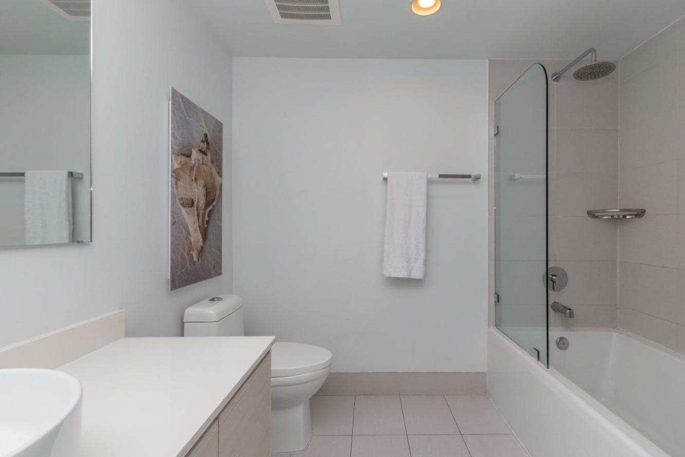 Modern One Bedroom Rental At Beach Walk Resort Miami 18Th Floor Hallandale Beach Extérieur photo