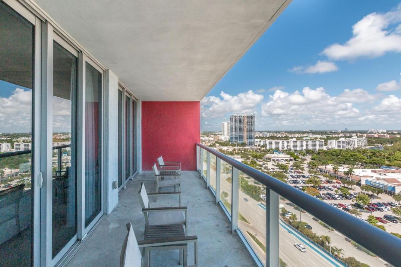 Modern One Bedroom Rental At Beach Walk Resort Miami 18Th Floor Hallandale Beach Extérieur photo