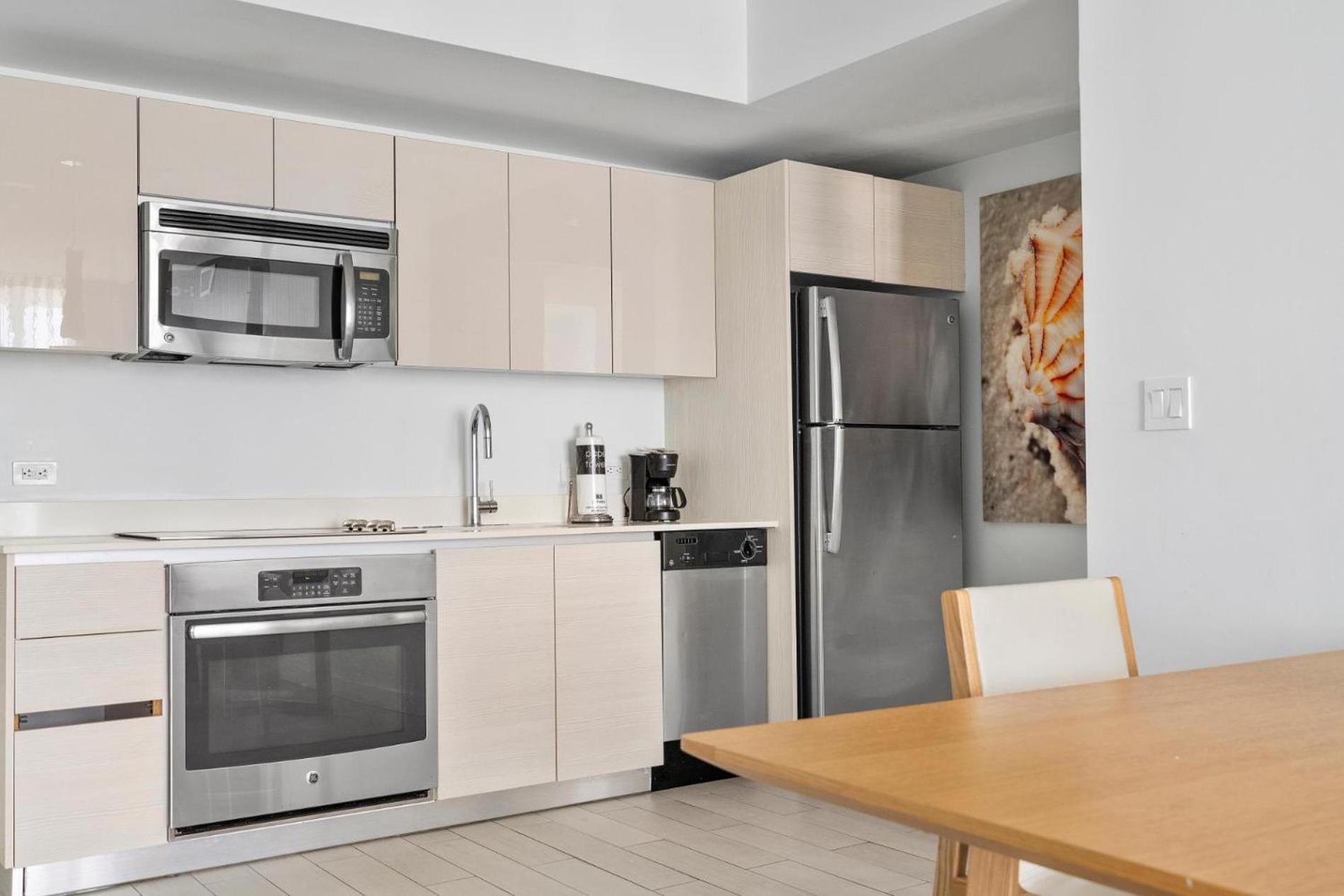 Modern One Bedroom Rental At Beach Walk Resort Miami 18Th Floor Hallandale Beach Extérieur photo